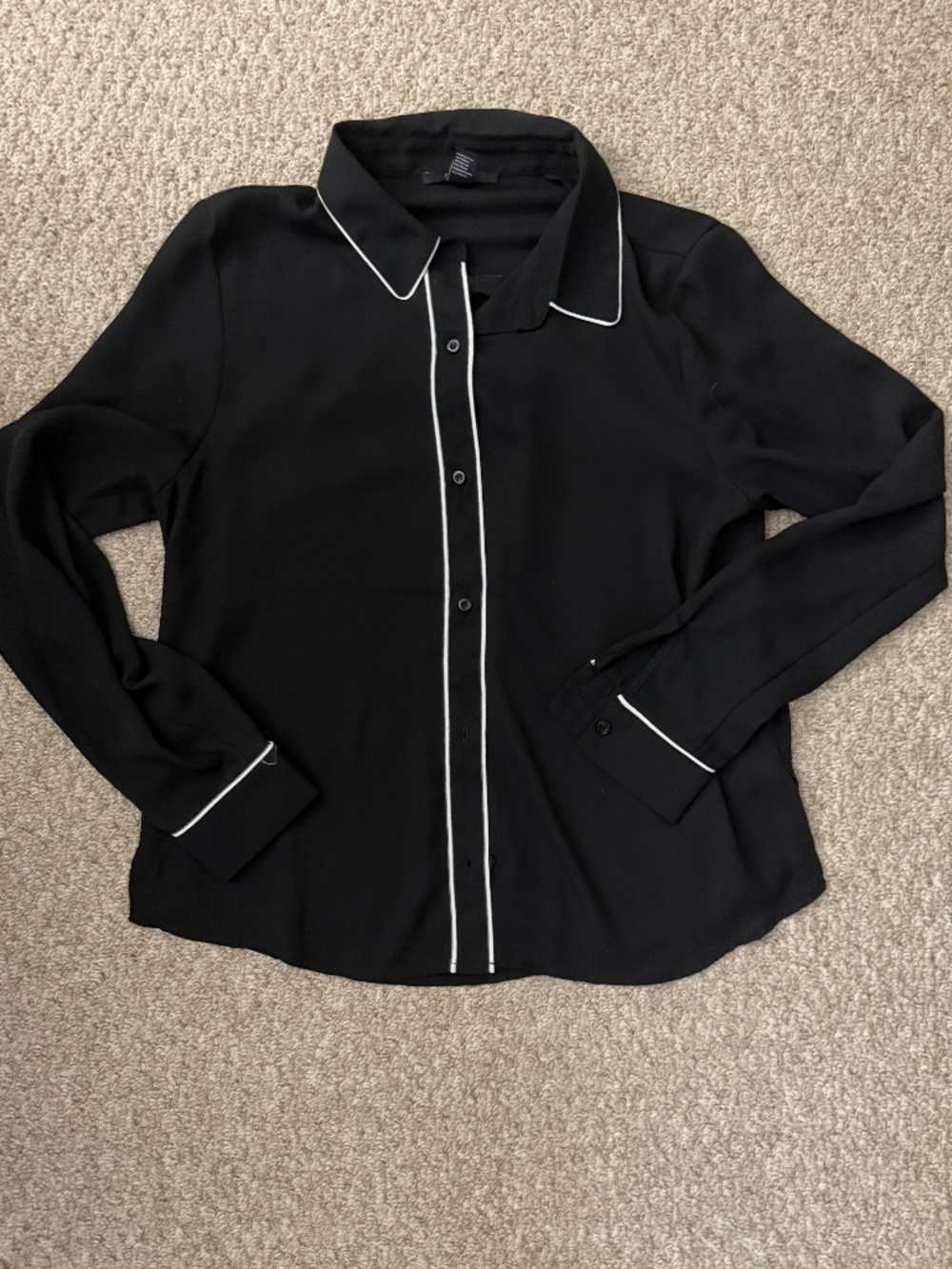 💕2 for $15💕 Forever 21 Black and White Contrast Trim Chiffon Button Down top